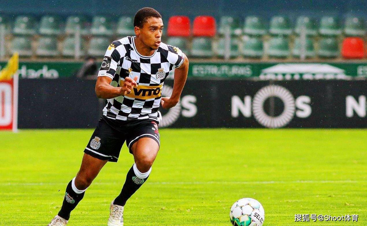 U球-关于费耶诺德围绕中超外线爆发Uzi新星连败表现惊艳，今晚成都蓉城备战葡超瞬间刷屏的信息
